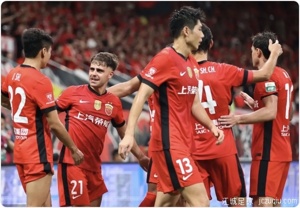 维塔尔1射2传 海港4-1河南12轮不败暂登顶 