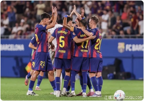 三人梅开二度莱万拉菲替补双响 巴萨6-0瓦伦西亚 