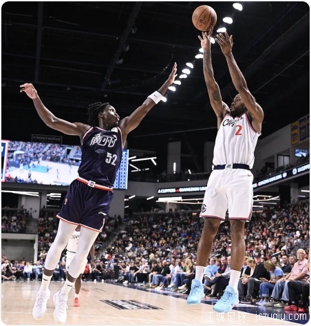 保罗15+6+4哈登5+2+9 快船大胜广州龙狮 