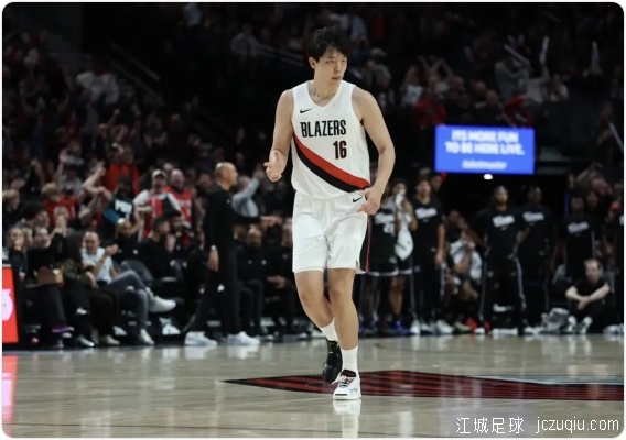 杨瀚森16+4+3帽拉文19分 开拓者险胜国王