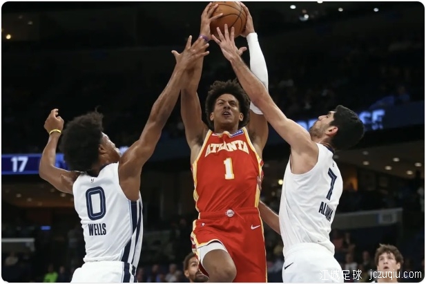 约翰逊20+7+2波尔津吉斯13分 老鹰擒熊 