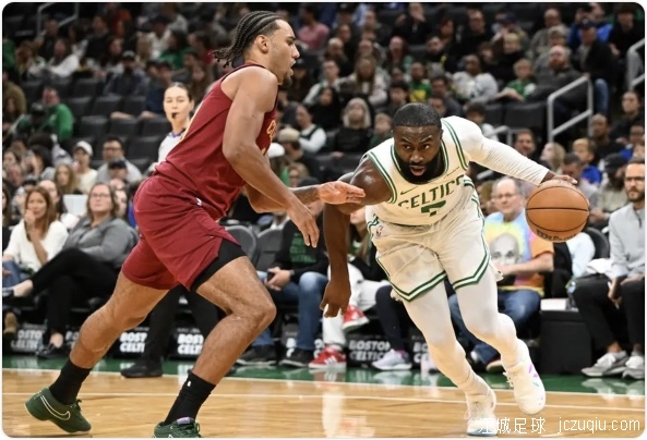 西蒙斯21分布朗8+5+6 凯尔特人狂胜骑士