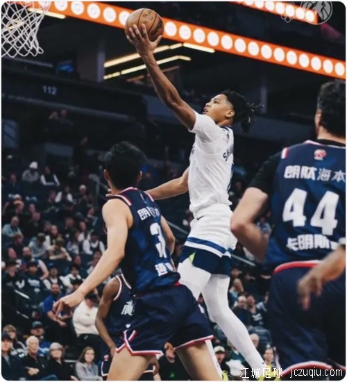 迪林厄姆27+9 奥拉迪波14分 森林狼60分大胜广州龙狮