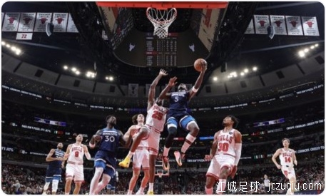 爱德华兹25分兰德尔23+8 公牛击败森林狼