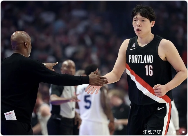 杨瀚森NBA生涯首秀2分1板 开拓者遭森林狼逆转