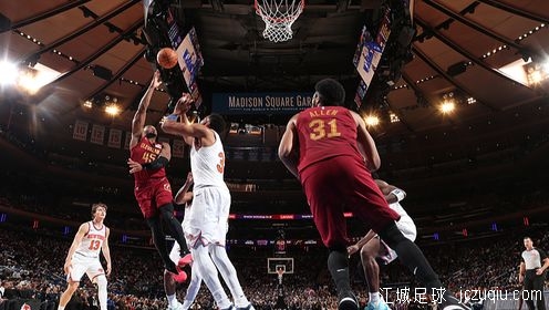 米切尔空砍31分布伦森23分 唐斯两双尼克斯险胜骑士 