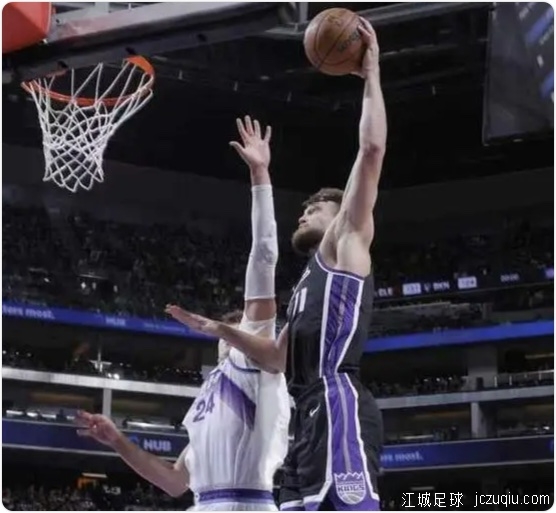威少加盟首胜！小萨两双准绝杀国王险胜爵士 拉文31分马卡33分 