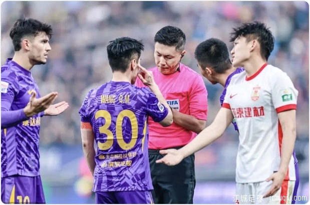 错失好局!中超-谢维军补时绝平 10人亚泰两球领先2-2津门虎