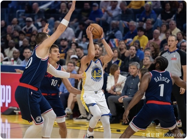 快船全场仅79分&不敌勇士 巴特勒21+5+5 哈登20分&下半场0分