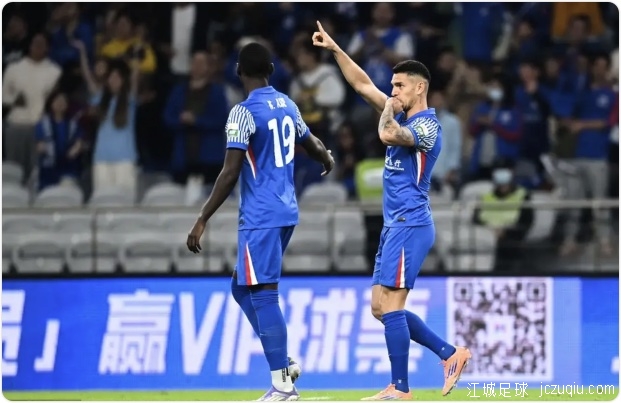保留悬念！中超-路易斯开场闪击 申花1-0新鹏城升至第2 