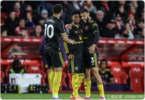 迪亚洛绝平 曼联2分钟内丢2球2-2森林结束三连胜 