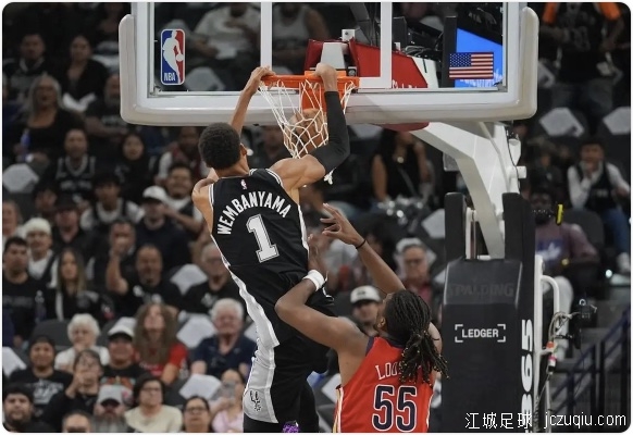 文班18+18墨菲空砍41分 马刺8人上双胜鹈鹕 