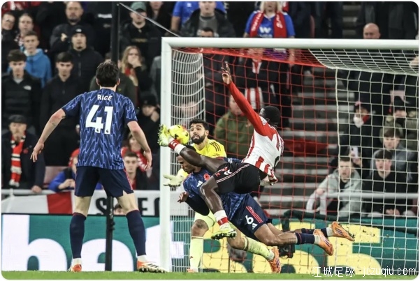 10连胜终结!英超-萨卡破门 阿森纳2-2遭桑德兰补时绝平