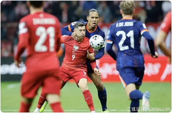 莱万献助攻德佩扳平 荷兰1-1波兰以3分优势领跑 