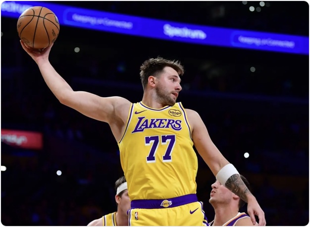 12月02日 NBA常规赛 太阳vs湖人 全场录像回放