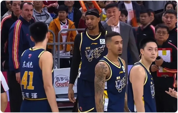 01月05日 CBA常规赛 广东vs浙江 全场录像回放