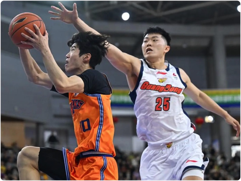 02月06日 CBA俱乐部杯下半区8进4 上海vs广东 全场录像回放