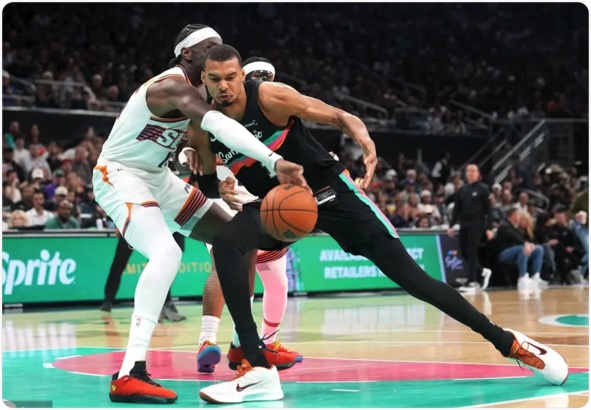 02月20日 NBA常规赛 太阳vs马刺 全场录像回放