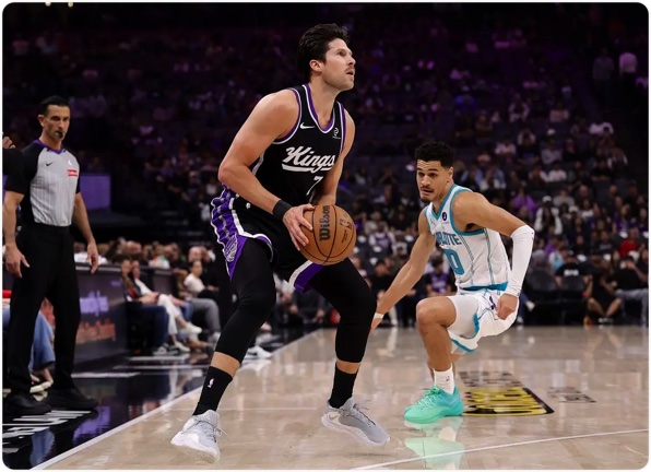 03月12日 NBA常规赛 黄蜂vs国王 全场录像回放